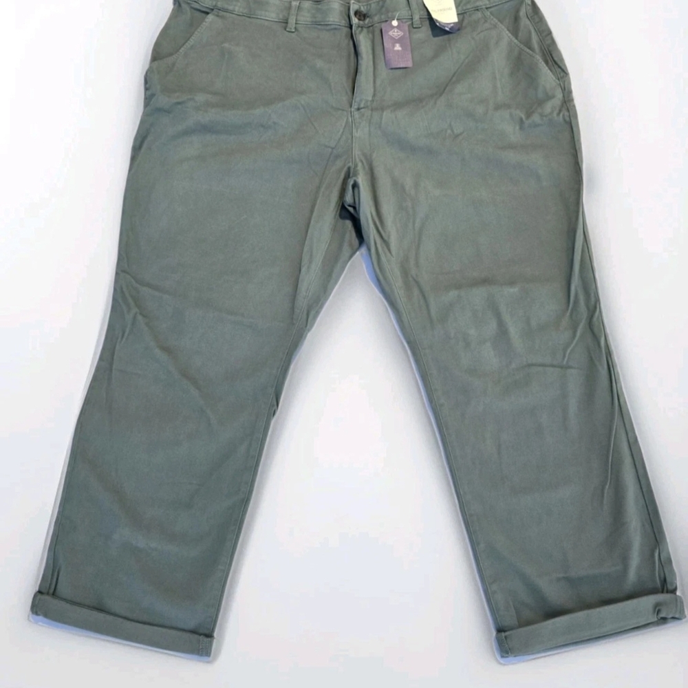 St. John’s Bay Girlfriend Chino Pants Women’s 24W Green Stretch Comfort NWT Plus